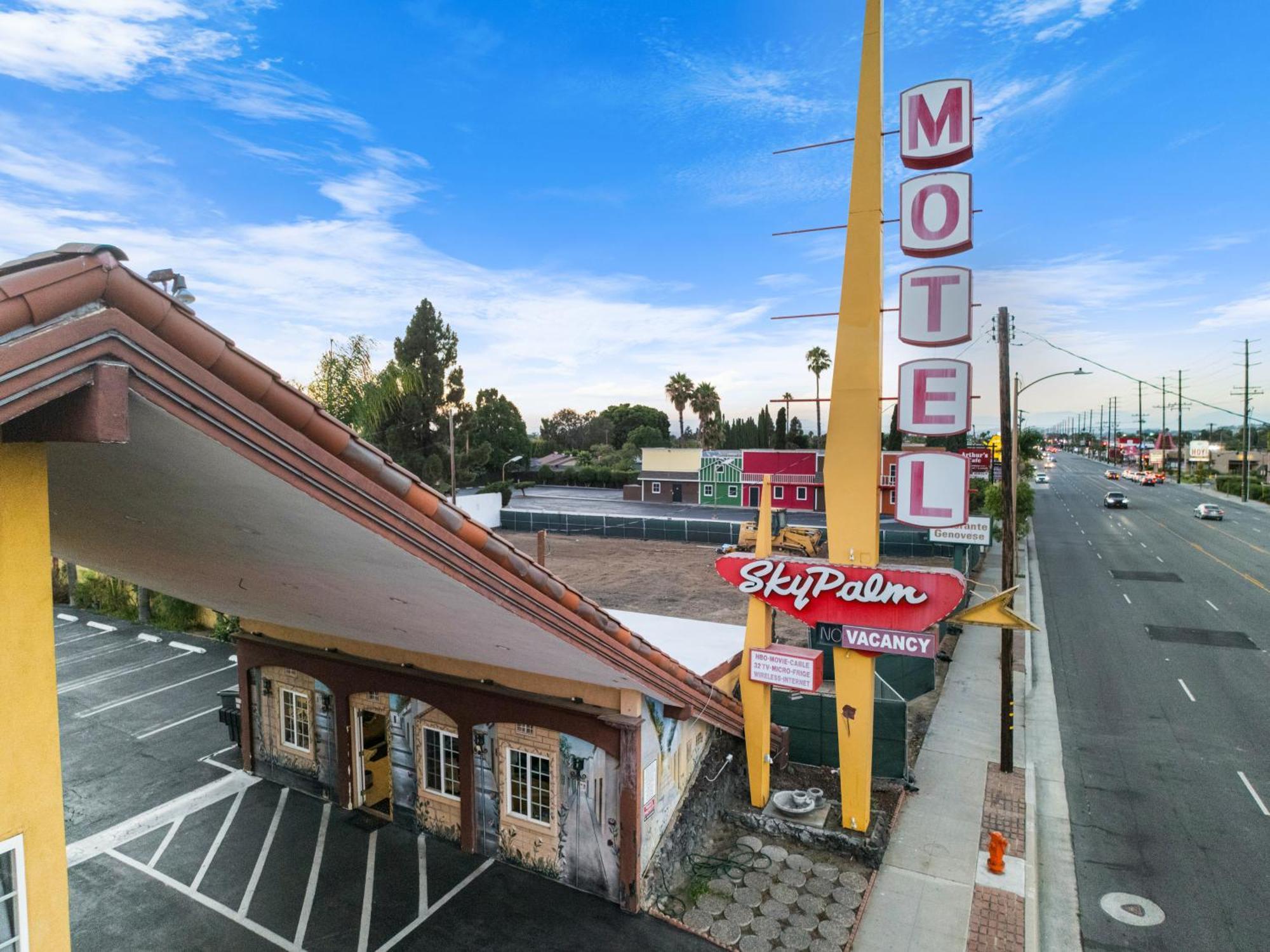Sky Palm Motel - Orange Eksteriør billede